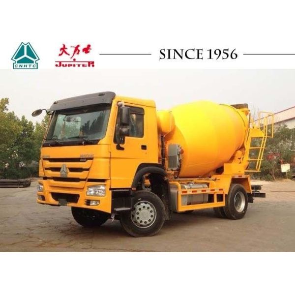 China LHD RHD 5CBM HOWO 4X2 Concrete Mixing Truck factory