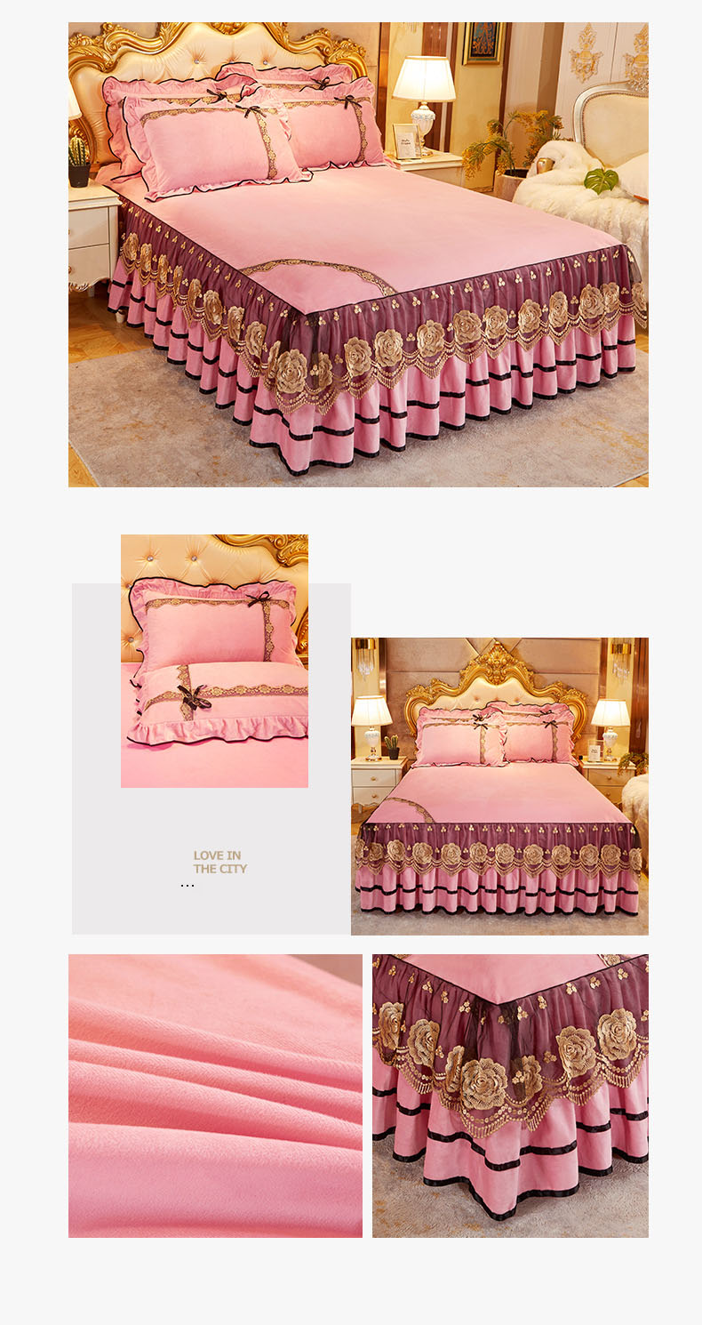 Luxury Embroidery Label Comfortable Wedding Quilt Bedding Set with Cotton Filling