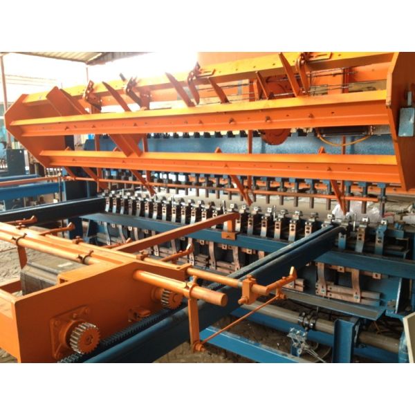China Easy To Operate Full Automatic Economy Panel Mesh Welding Machine factory