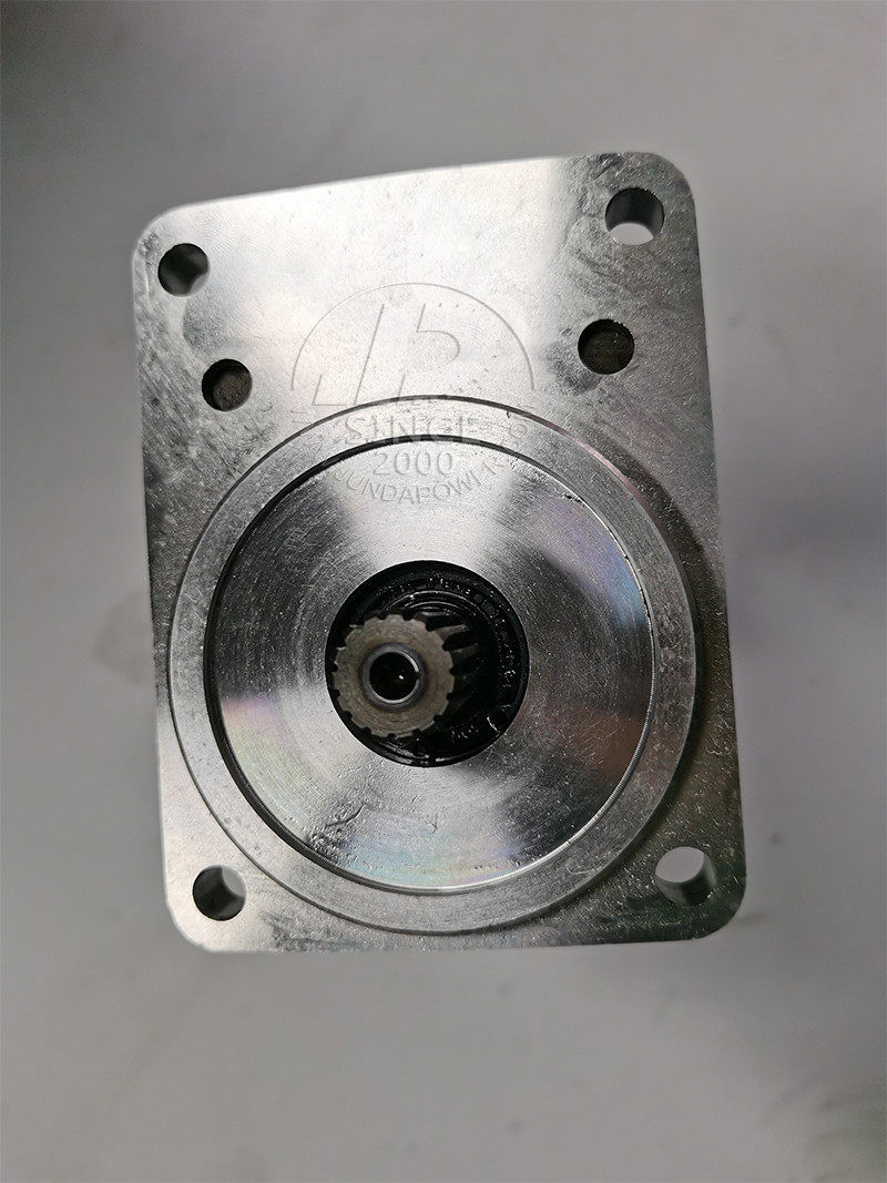 15 Teeth Excavator Spare Parts Kubota 40 Hydraulic Pilot Pump