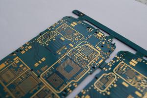 China 0.8MM Thickness Blue Solder PCB With Blind Holes For Smart Phone factory