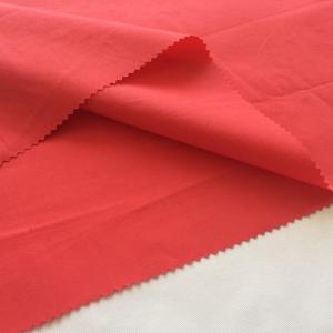 China Woven Poplin Fabric 45*45 TC Plain1/1 Polyester Cotton Blend Fabric For Shirts factory