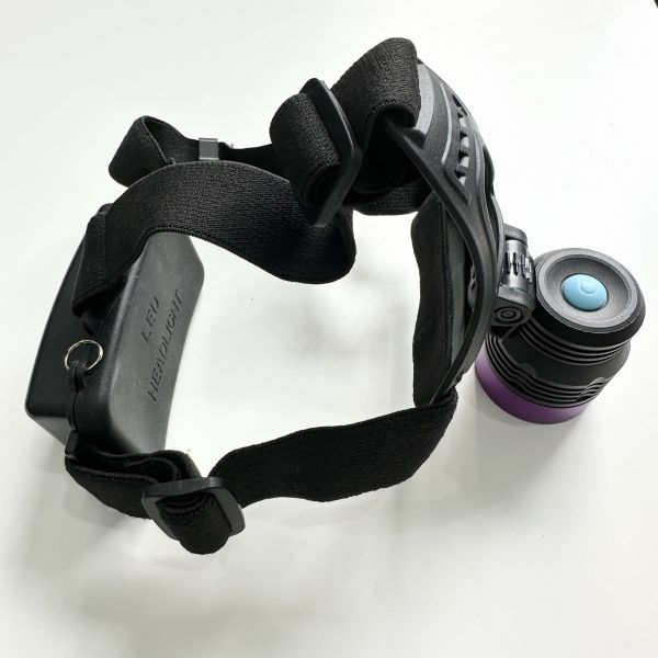 DG-3101S 90 Degrees Up-and-down Adjustment UV Helmet-type Black Lamp With 30 Average Life Span LED 50mm Irradiated Area