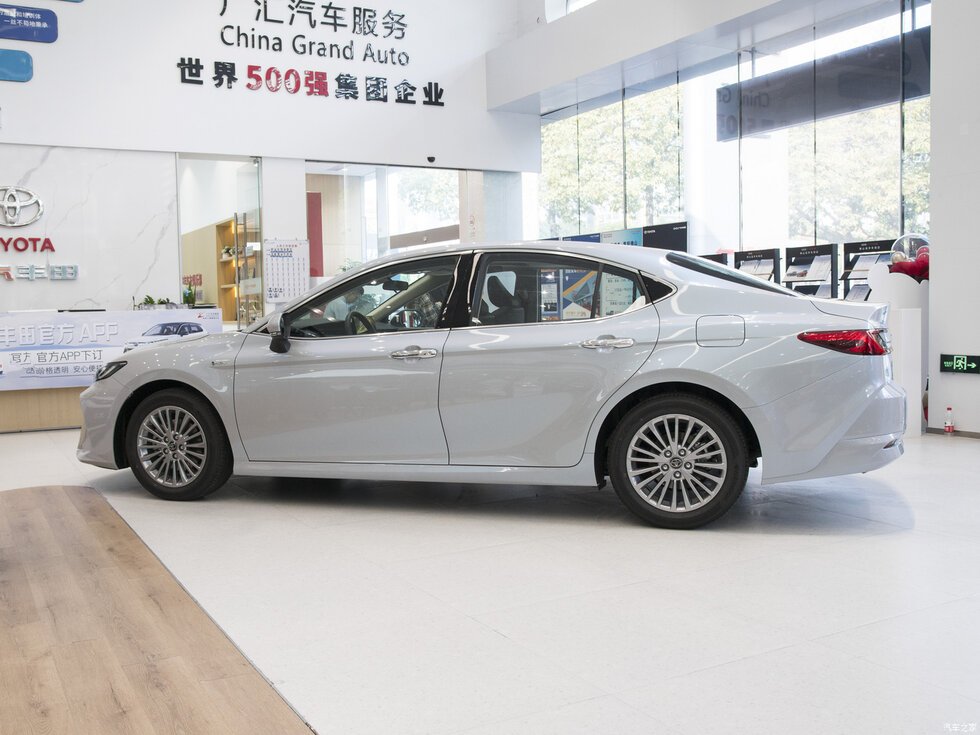 2024 Toyota Camry 4-Door Sedan 5-Seater GacT oyota 2.0 HGVP Luxury Version Sedan with 2825mm Wheelbase