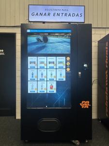 China Cooling System 3-20C Confectionery Vending Machine With 500w Power factory