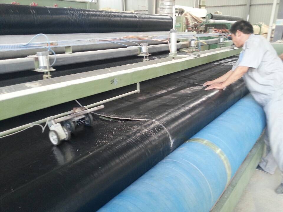 3500g-6500g Waterproof Membrane Bentoite Geotextile Liner GCL with 0.2mm HDPE Geomembrane