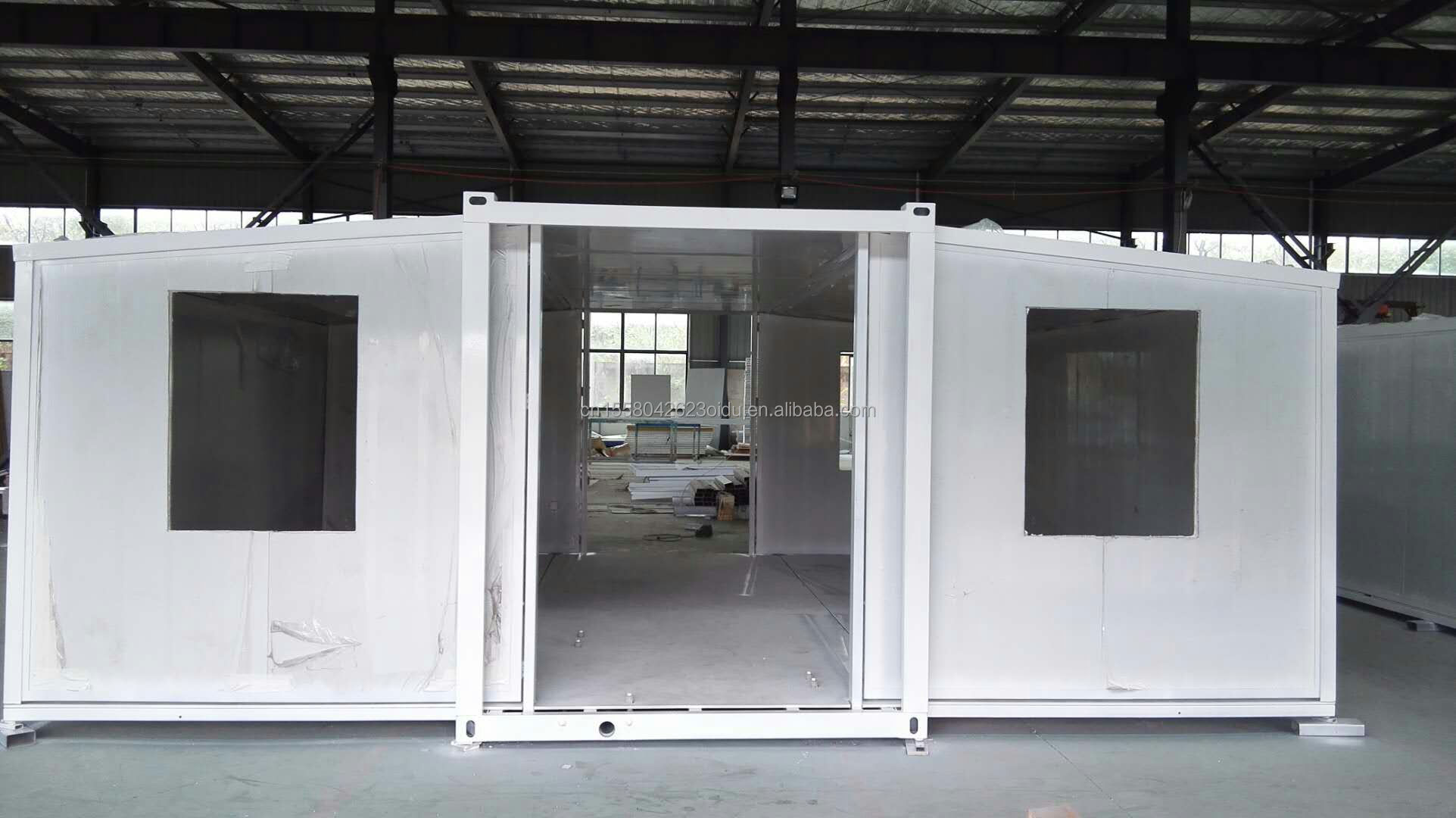 Wooden 2 3 4 5 Bedroom Prefabricated Villa Customized Color Design 20ft 40ft Waterproof Prefab Expandable Container House