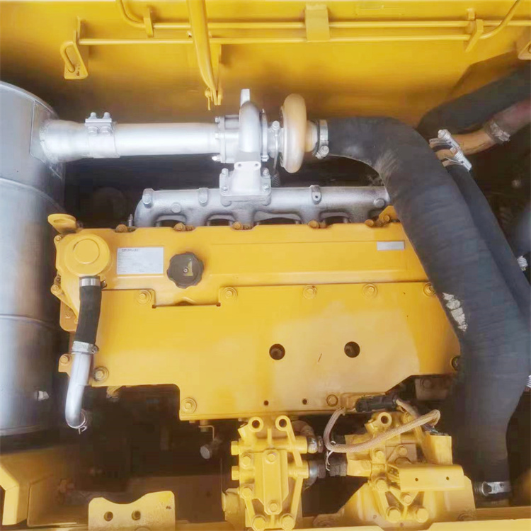 20 Ton Hydraulic Used Caterpillar 320D2 Excavator with 1.0 m3 Bucket Capacity in Japan