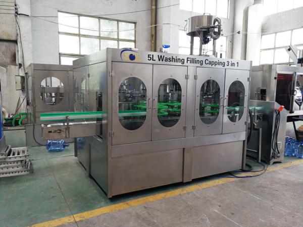 China Rotary Type Automatic Bottle Filling Machine No Leakage 1000 BPH 5L Capacity factory
