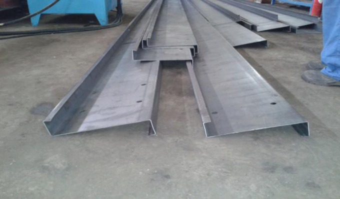 Chain Drive Z Purlin Making Machine , Purlin Rolling Machine With 20 Roller Stations