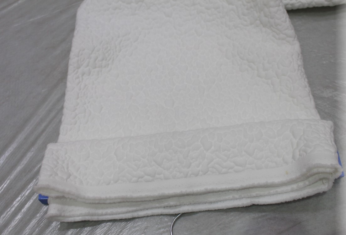 Satin Polyester 160gsm Woven Mattress Fabric Wrinkle Proof With Bubble Pattern
