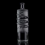 Customized Logo Clear 750ml Bar Top Emossed Snake Drawing Glass Bottle for Vodka