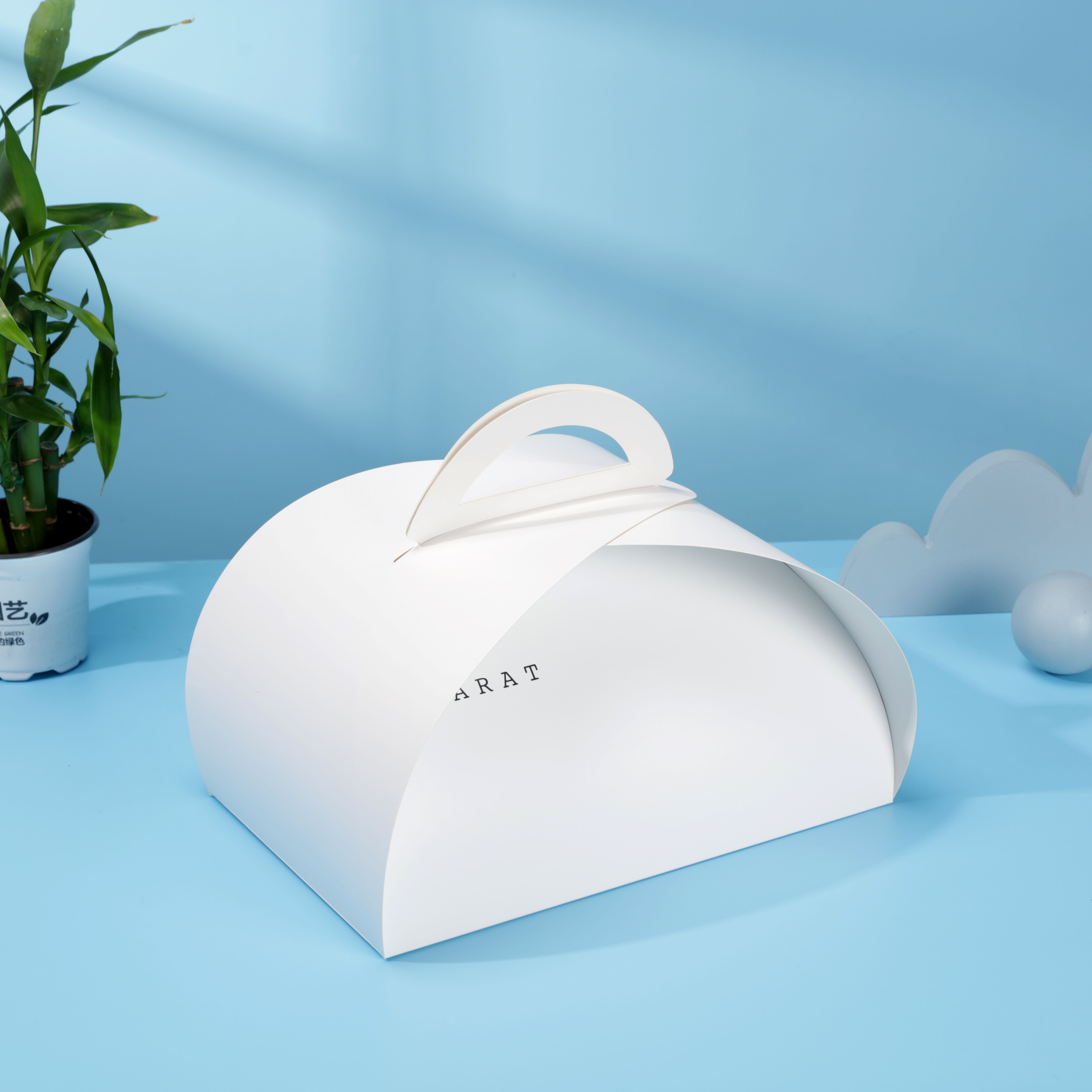 OEM Brand Food Packaging Take Out Paper Box For Convenient Cake Storage Transport