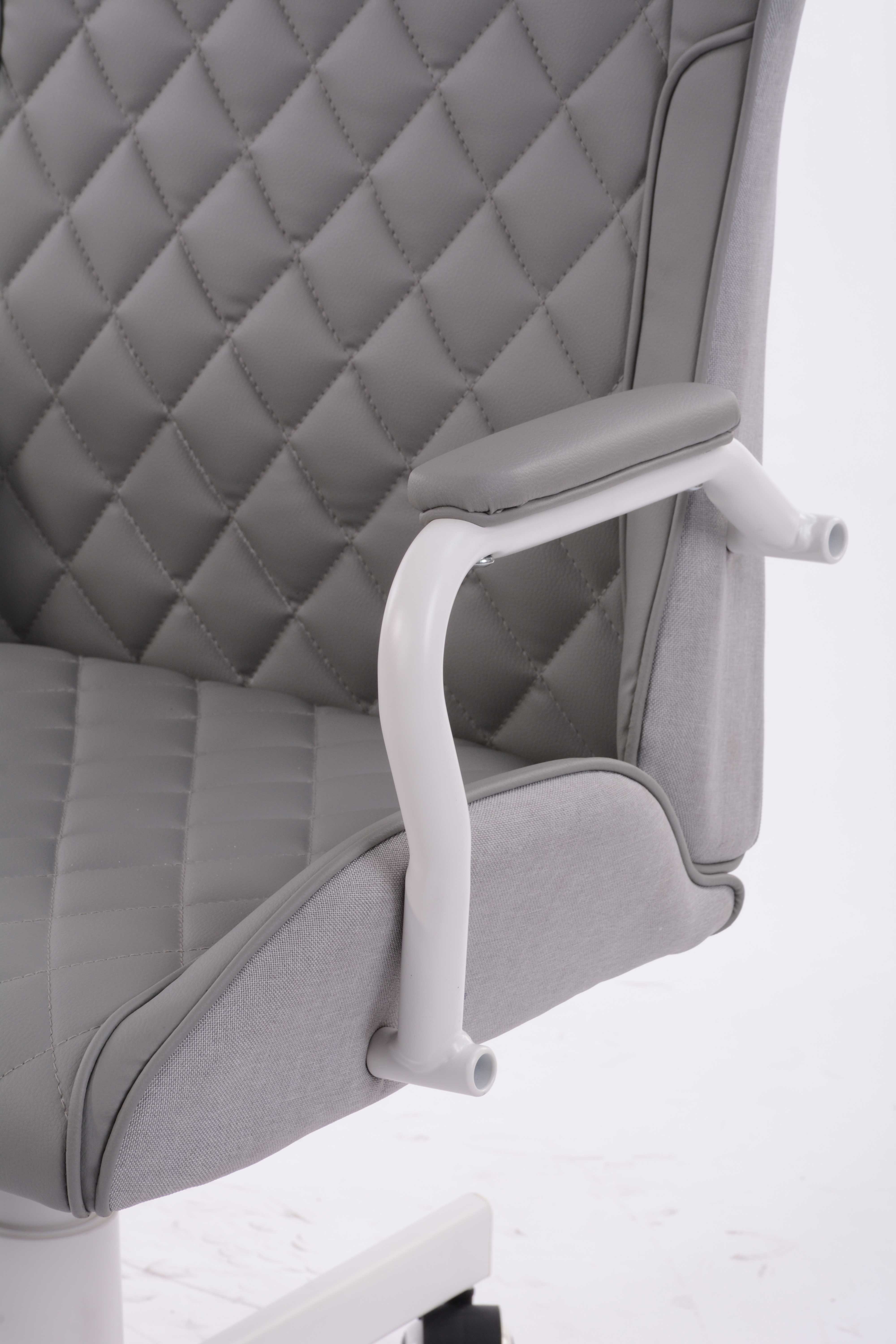 320 White Kd Metal Star Base Revolving Ergonomic Luxury Office Boss Chair with Gaslift