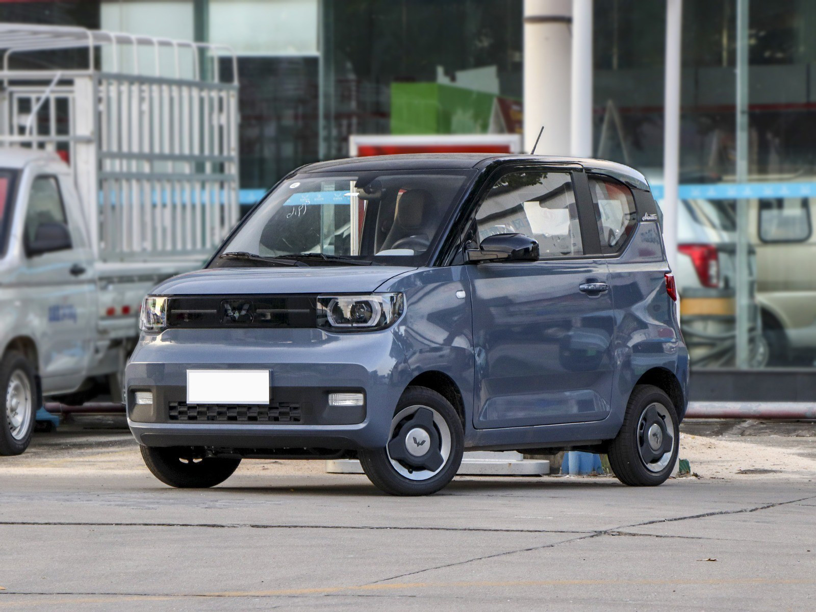 Lithium Battery Wuling Hongguang Mini EV Car Airbag 100km/H Smart High Speed