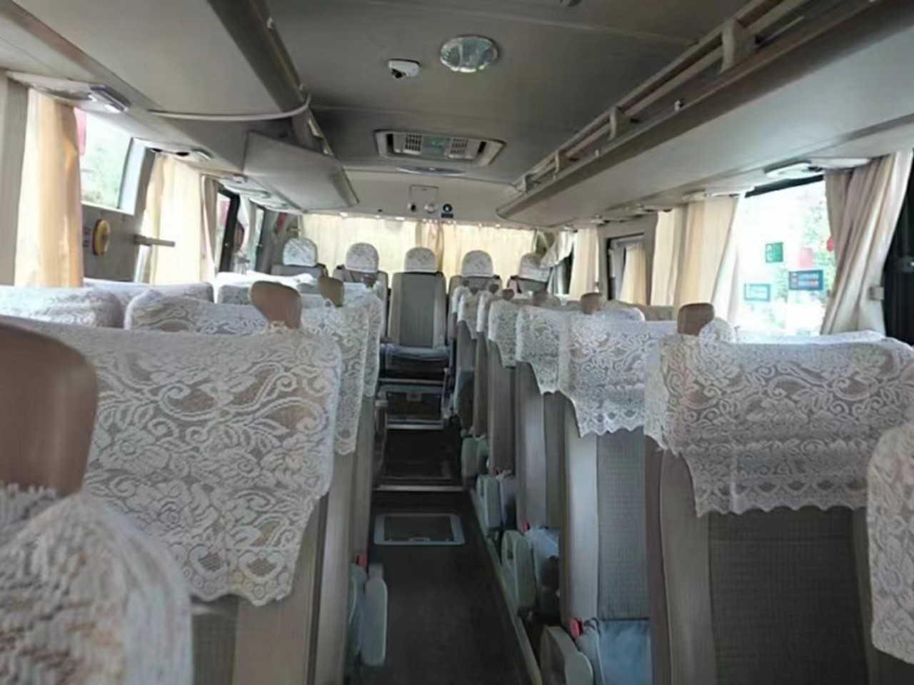 Used Motor Coaches Green Color 36 Seats Middle Passenger Door Air Conditioner 2nd Hand Yutong Bus ZK6906