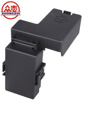 China Customized Two Ways Automotive Fuse Box PA Material TS16949 Certification factory