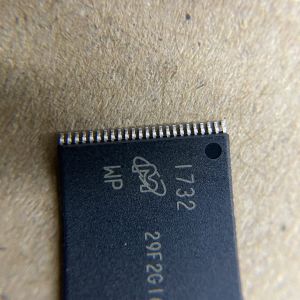 MT29F2G16ABAEAWP:E Nand Flash Memory Chip 128MX16 EEPROM ICS