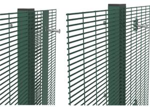 China 1.8m Welded Wire Mesh Fencing Plastic Film Package Powder Coated factory