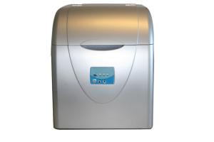 China Mini Commercial Refrigeration Equipment LCD / LED Display Counter Top Ice Maker factory
