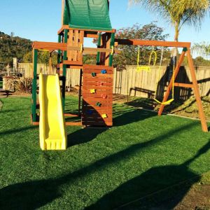 China Indoor Outdoor Grass Rugs Single Layer Backing Landscaping Ornamental on sale