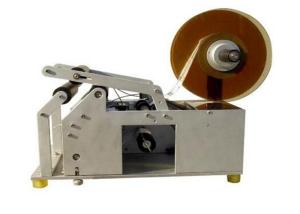 China Beverage Semi - Automatic Round Bottle Labeling Machine Pneumatic Driven Type factory