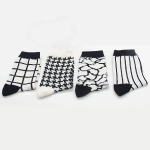 China Fashionable custom design crew combed cotton mid calf length dress socks for business men factory