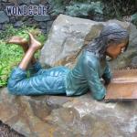 Customized outdoor garden decoration, life-size bronze statue of a girl reading