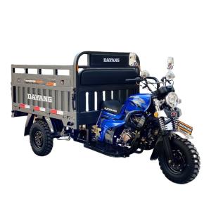 China Heat Dissipation 4 Stroke 50 Type Motorcycle Tricycles for Heavy Duty Cargo Transport factory