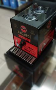 China Iron Steel Liquor Tap Machine Black Color With 1800ml Big Volume Inner Tank factory