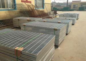 China Walkway Industrial Steel Grating , Steel Grating Platform 800mm Span factory