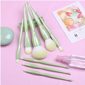 China 8 PCS Green Shiny Custom Logo Makeup Brushes Applying Liquid And Powder Flawlessly factory