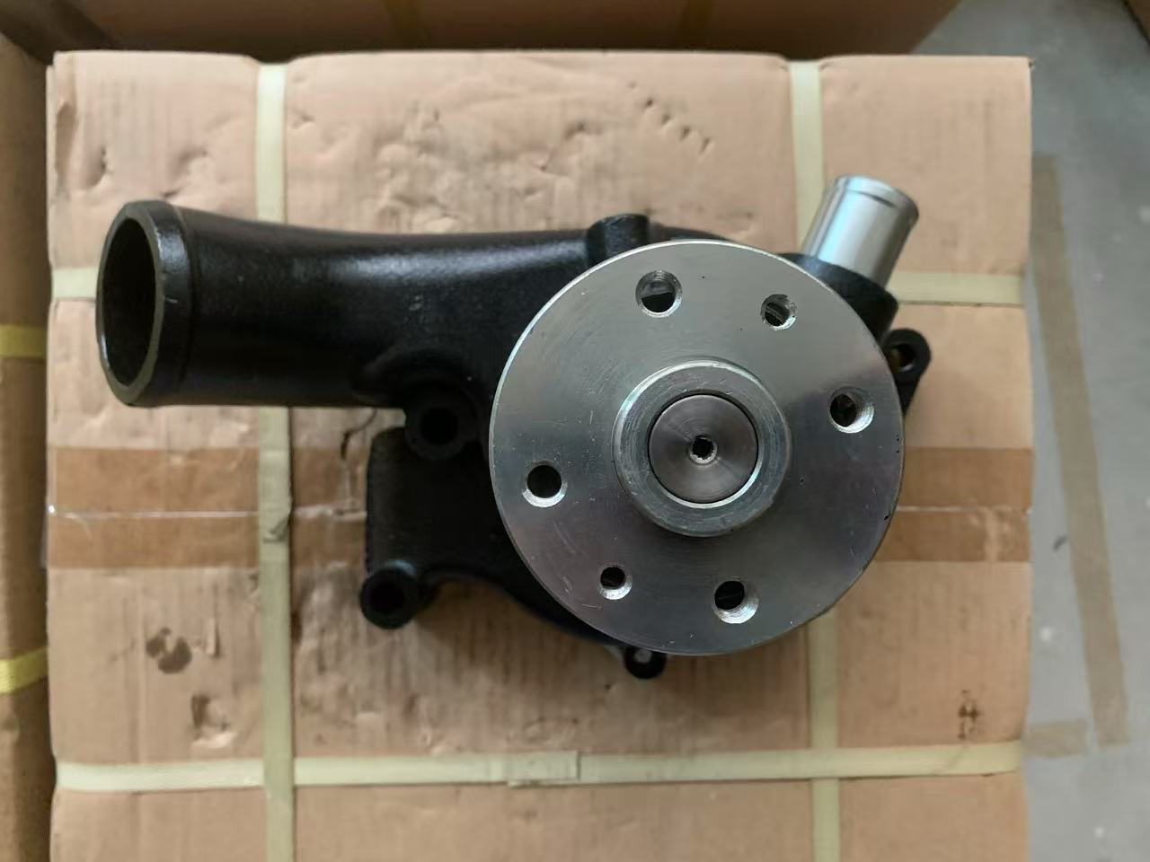 6BG1 Water Pump 8-97253028-1 8972530281 For Isuzu Engine Hitachi Excavator EX210 EX100-5 EX120-5 EX130-5