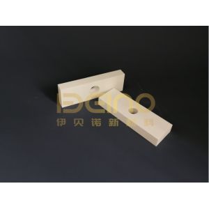 Hexagonal Structure Alumina Ceramics Sheet Wear Resistance Smooth Surface
