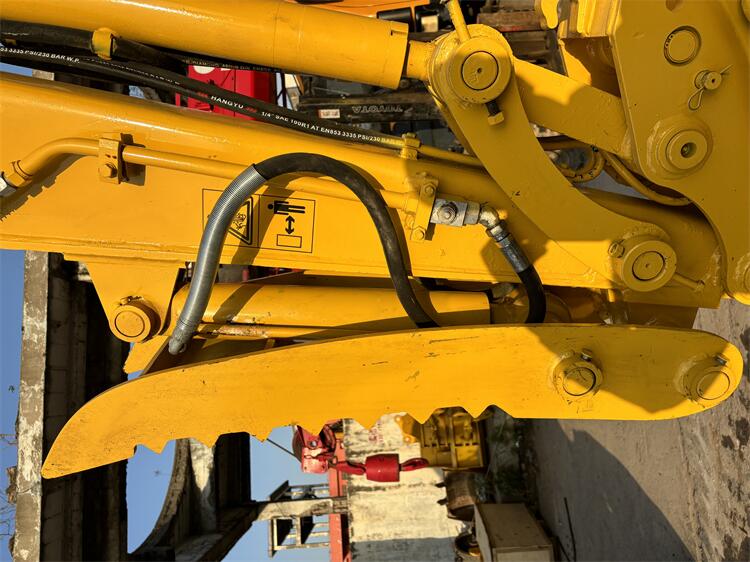 Komatsu PC56 Crawler Excavator With 0.22m3 Bucket Capacity And 5300KG Operating Weight