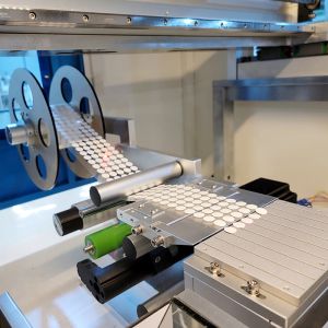 220V Voltage CCD Visual Labeling Machine for Carton Packaging Box Foam Board PCB