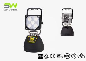 China 800 Lumen Extreme Bright Handheld LED Work Light Battery Powered Magnetic Base factory