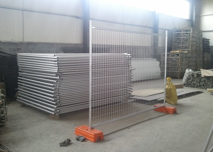 Hot Dipped Galvanized Temporary Fencing , 42 Microns Welded Mesh Security Fencing