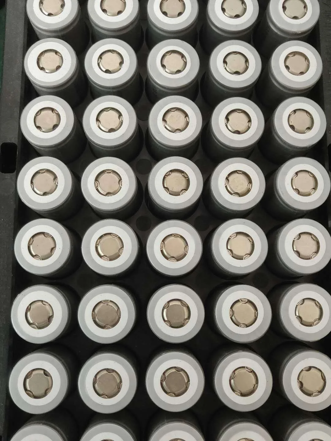 32650 LFP 32700 Cylinder Lithium Battery 3.2V 6000mAh Lifepo4 6Ah With Screw