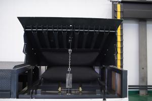 China 25000LBS Capacity Airbag Dock Leveler for Warehouse Loading Equipment factory