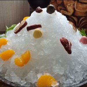 220V LZ-1200 Snow Granular Ice Maker With 200KG Ice Storage Capacity For Large