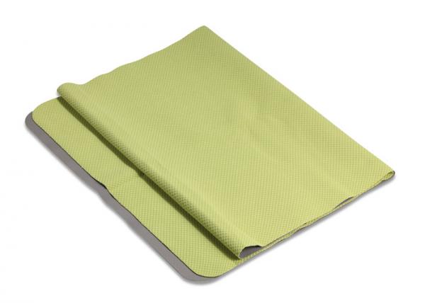 China Foldable Green Yoga Towel Highly Absorbent Lightweight Anti Fatigue factory