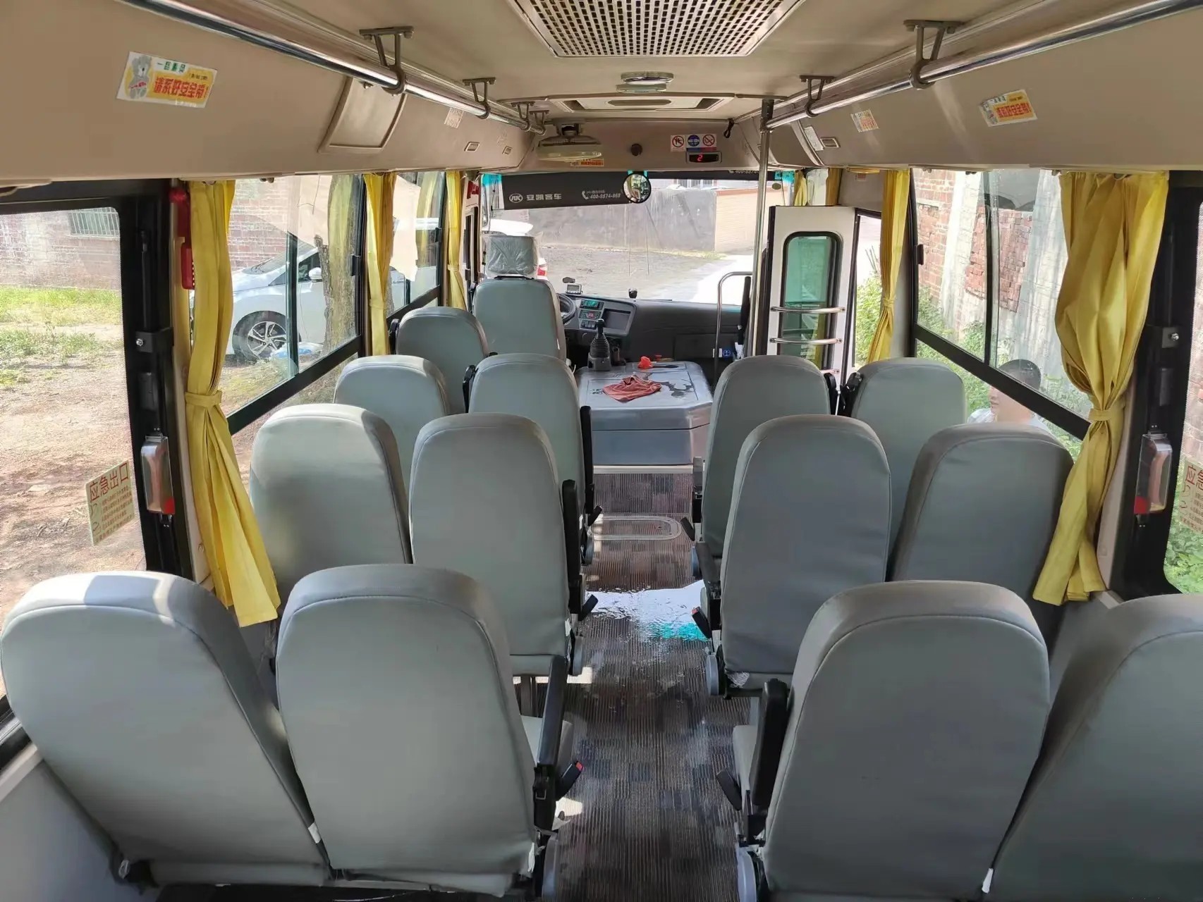 Used Ford Minibus Front Weichai Engine 28 Seats Sliding Window 2020 Year 7 Meters 2nd Hand Ankai Bus HFF6739