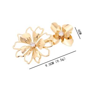 China Fashionable Flower Metal Hair Clip with Various Sizes factory