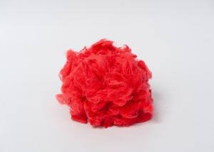 China Red Recycled 1.5D Dope Dyed Polyester 25mm 100% Polyester Chip factory