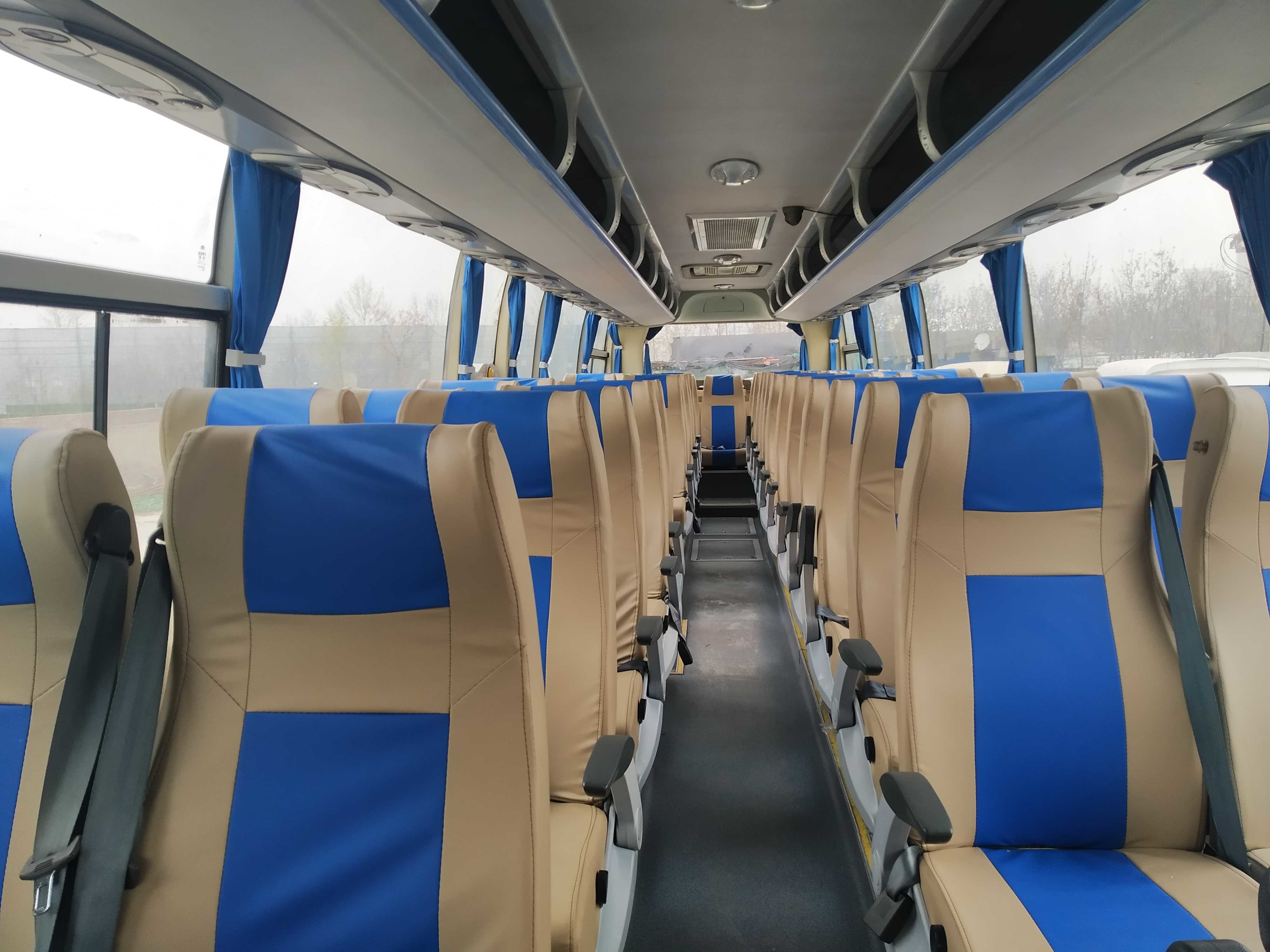 Used Commercial Bus Middle Door 49 Seats Weichai Engine Second Hand Young Tong Coach Bus ZK6110 LHD