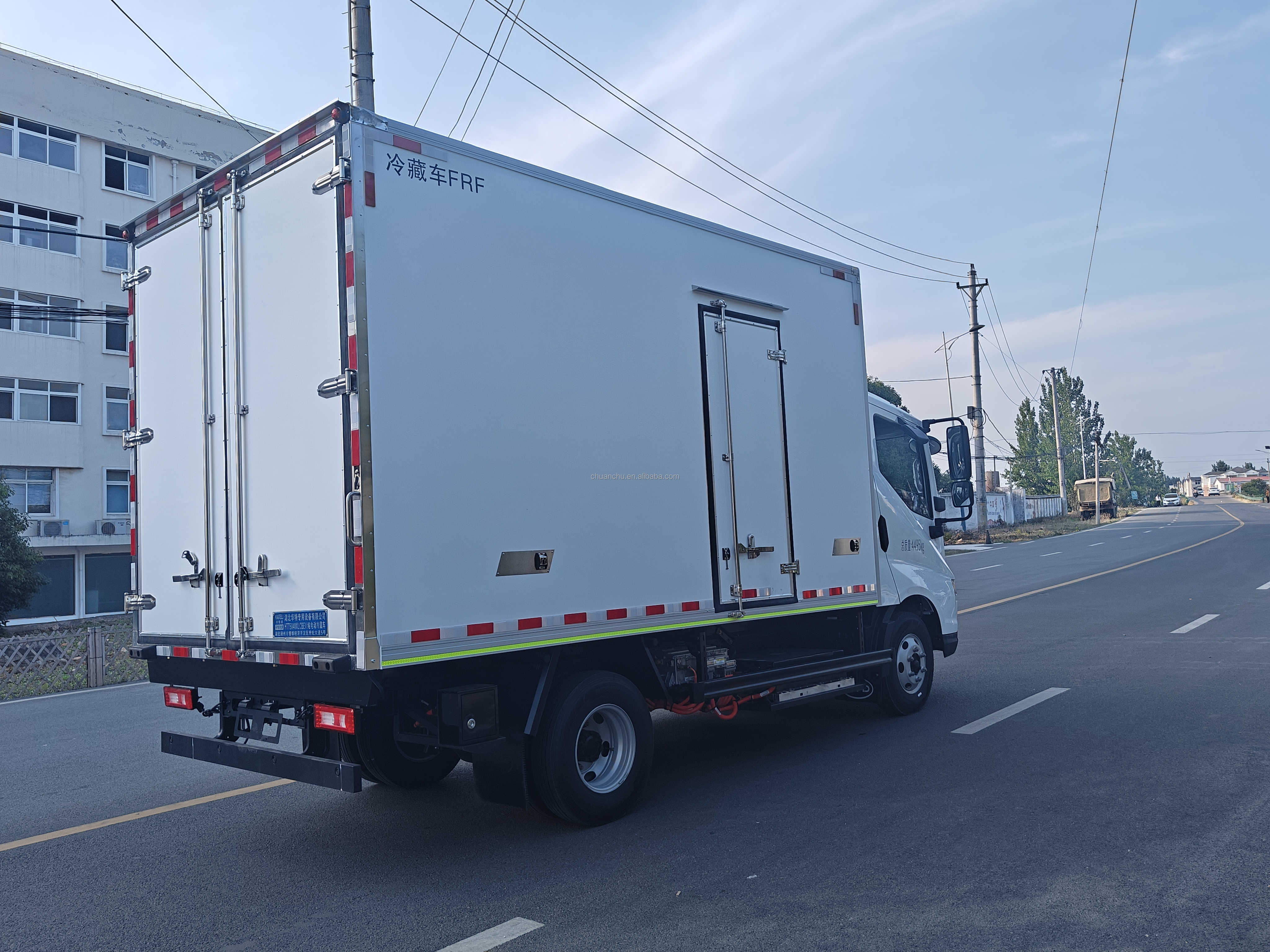FRP Panels Pure Electric Refrigerated Box Truck With Side Door Refrigerator Cargo Truck