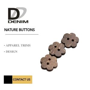 China 2 /4 Holes Natural Coconut Buttons Bulk Order factory