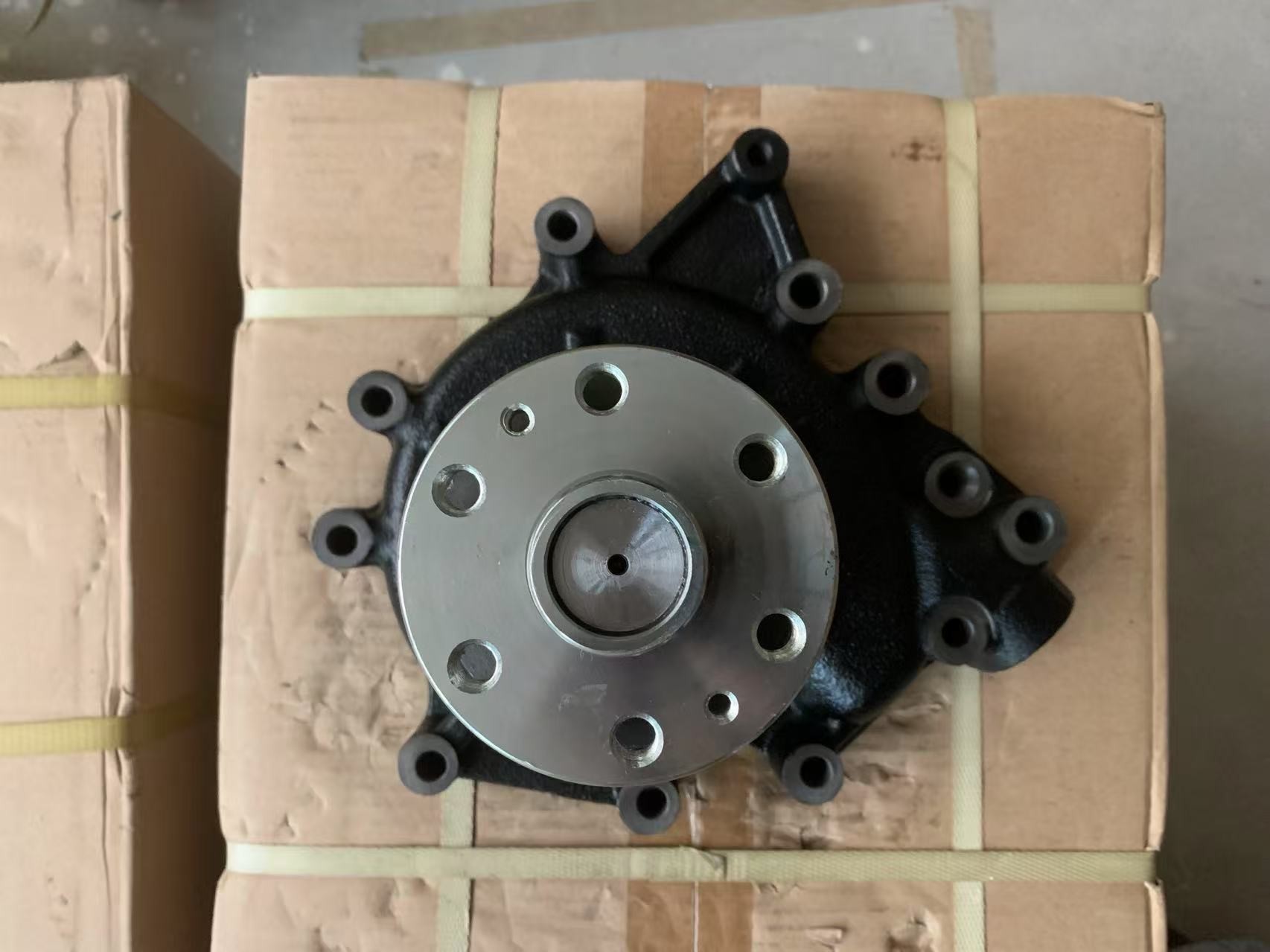 4JJ1 Water Pump 6 Holes 8-98047688-4 For ISUZU Diesel Engine ZX160-3