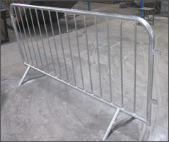 "v" foot welded model crowd control barrier 1090mm x 2500mm upright OD 16mm outer 35mm
